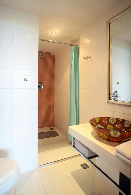Qingdao Renjia Bussiness Hotel Exterior photo